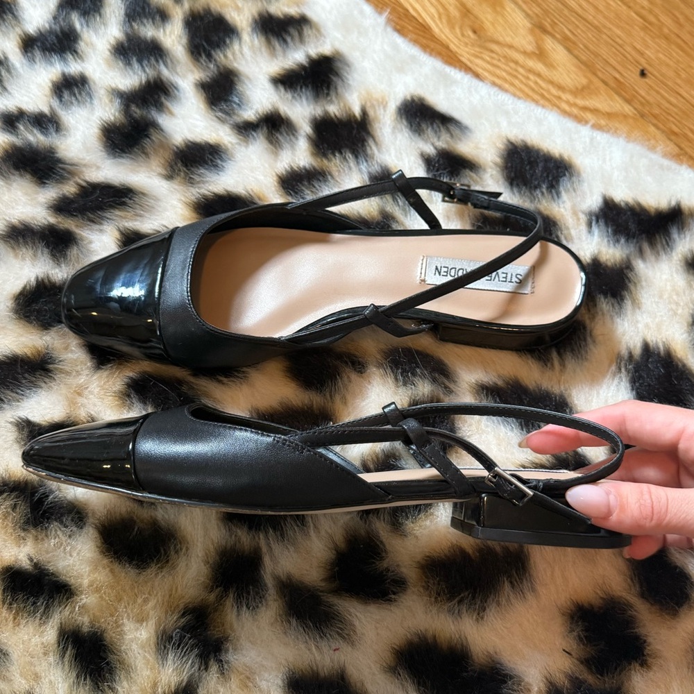 STEVE MADDEN Black Sling Back Flats
